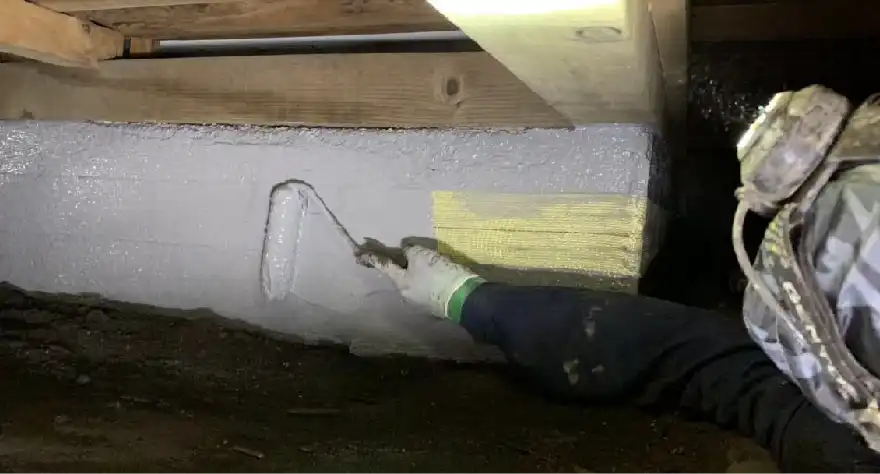 土台の広がりを止めることで、上に乗っている建物がズレて起こる様々な2次被害（戸が開きづらい、外壁のひび割れ、屋根のズレ、雨漏りなど）の原因を解消します！