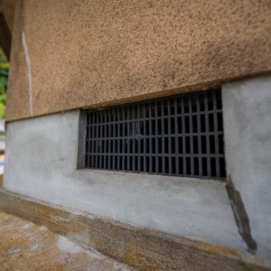 無筋コンクリートの基礎は危険？補強方法と費用を徹底解説