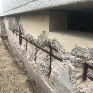 基礎コンクリートの爆裂はなぜ起こる？危険性や補修工事について解説