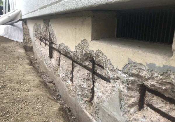 基礎コンクリートの爆裂はなぜ起こる？危険性や補修工事について解説